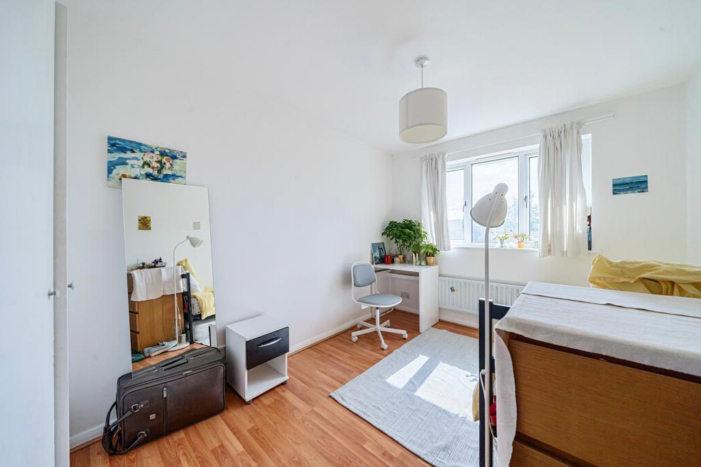 4 Rooms available in Canada Water